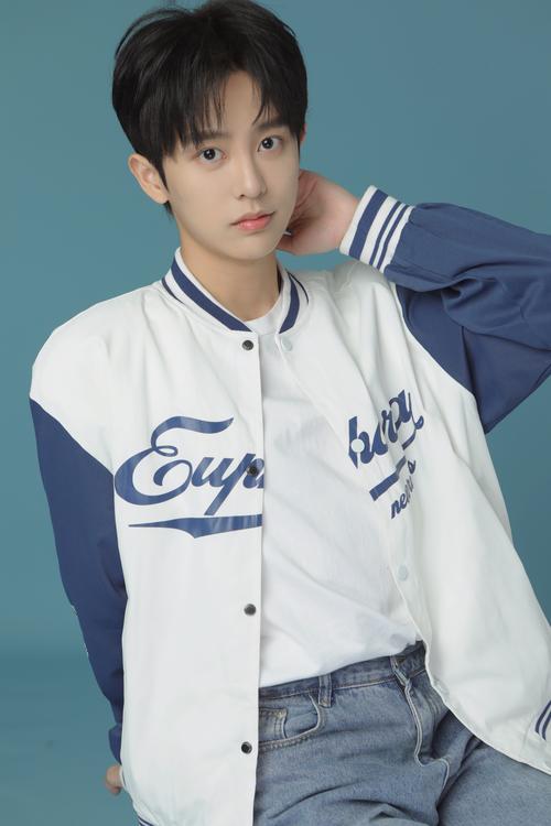 刘润铭给宝宝起名叫什么 刘润铭为了保护妻子被车撞了