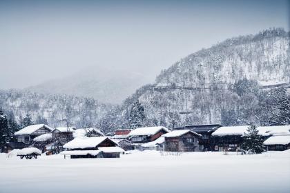 021牛年大雪节气出生缺金的男孩名字有哪些？"