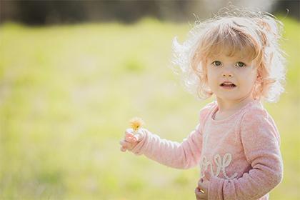 牛年男宝宝取名字最佳用字，带草字头好不好？