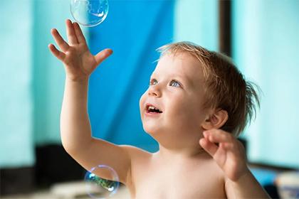 021牛年农历八月二十七日出生缺水男孩取什么好？"