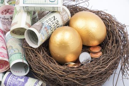 019年八月二十七出生的男孩如何起名字，五行属什么"