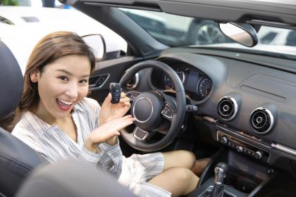 姓沿女孩甜美好听的名字推荐