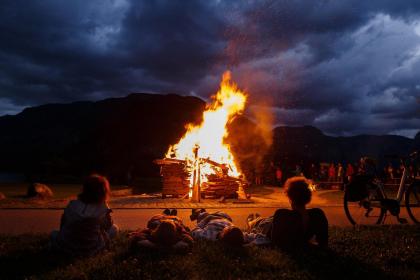 019年7月17号出生的女宝宝五行缺金要怎么起名字"