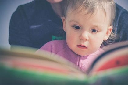 019年7月22号辰时出生的女孩该怎么起名，五行是什么？"