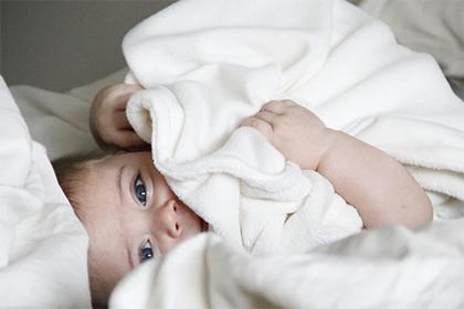 020年春节出生的宝宝属什么生肖，取名适合用哪些字？"