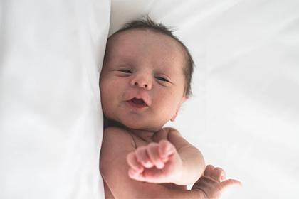 018狗年姓施宝宝名字取名，施姓狗宝宝起名"