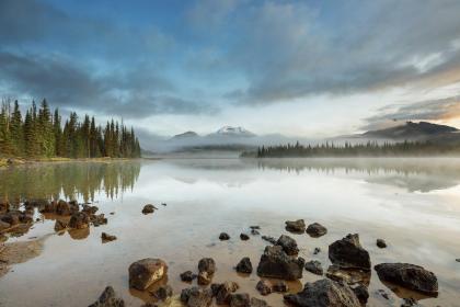 019年4月13号出生的双胞胎男孩起什么名字比较好，五行属什么"