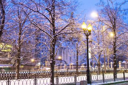 怎么为2019年7月27号申时出生的女孩起名，五行是什么？