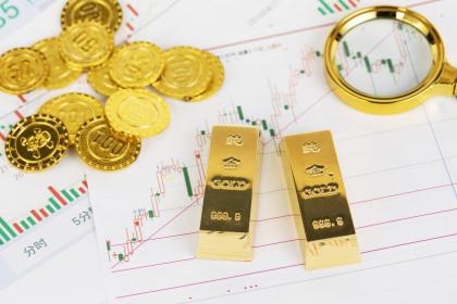 019年7月9号亥时出生的女孩起什么名字好，五行属什么？"