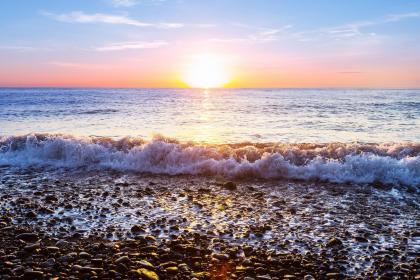 019年8月31号丑时出生的男孩五行属什么？"