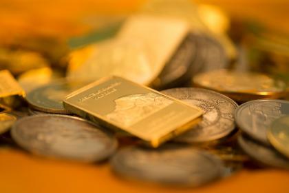 019年10月31号出生的双胞胎男孩怎么起名，五行属什么"