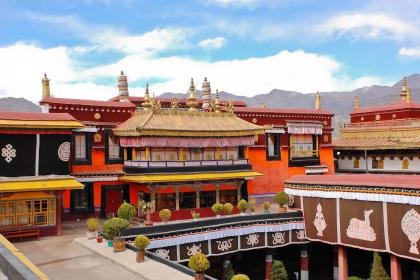 019年六月二十六出生的双胞胎男孩如何起名字,五行属什么？"