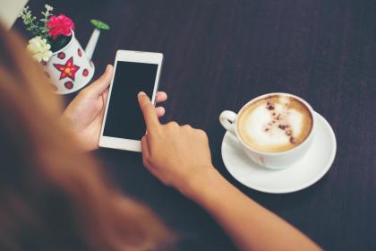 姓荣女孩起名，姓荣女孩好听大气的名字