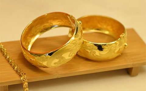 2019年8月3号出生的双胞胎男孩如何起名，五行属什么