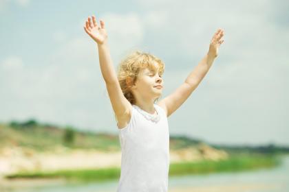 019年8月7号辰时出生的女孩好名字有什么，五行属什么"