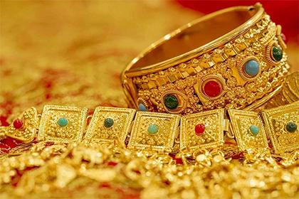 019年11月30号辰时出生的男孩怎么起名字，五行属什么"