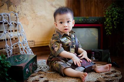 月2号中午12点出生的男孩如何起一个独特的名字"