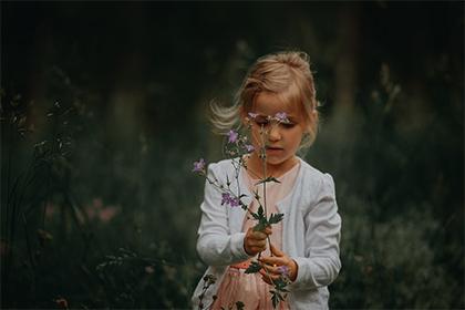 019年8月11号辰时出生的女孩有什么参考好名，五行属什么"