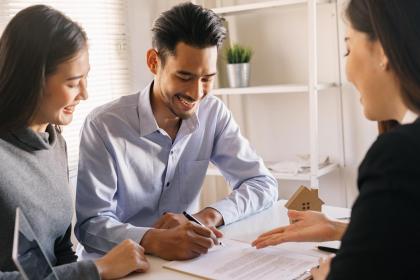 019年6月25号中午出生的女孩起名字要注意什么"