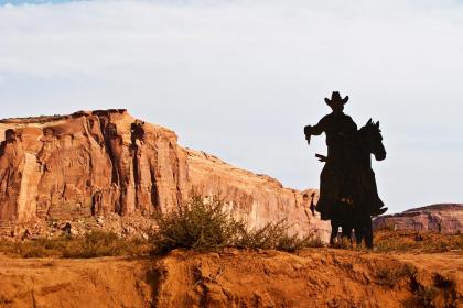 018年九月初五出生男孩五行起名大全,此日生缺什么五行？"