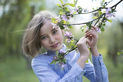 019年小年出生的女孩五行缺火起名字大全"