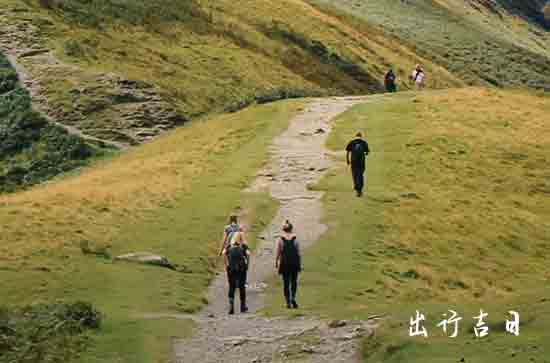 旅游黄道吉日2025年11月份 2025年11月旅游最旺日子老黄历